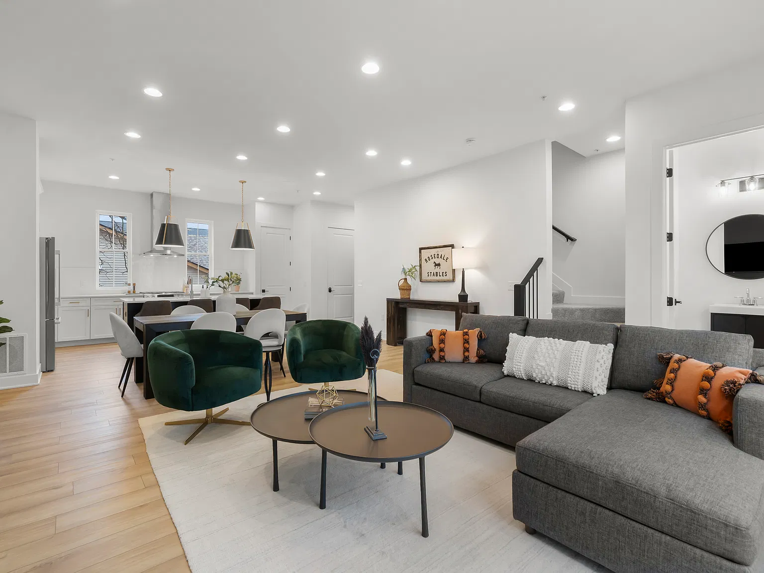 2 bed, 2454 sqft, $7,500 — Photo 2