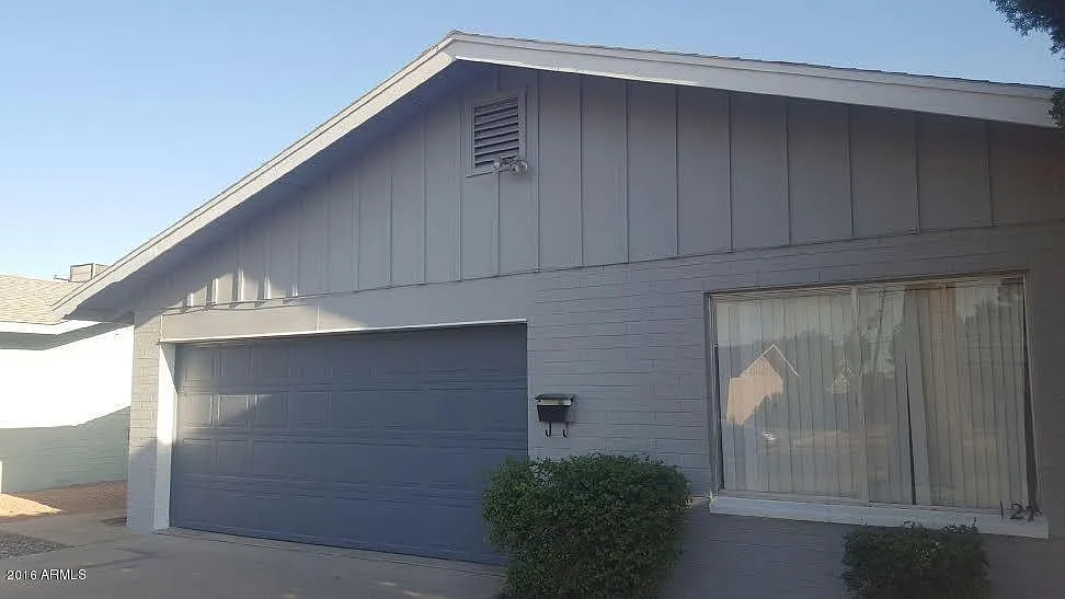 Building Photo - 127 E Huntington Dr