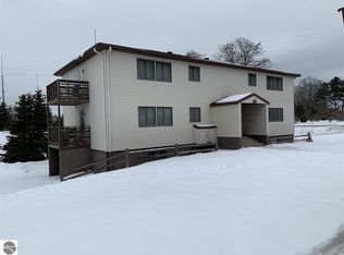 1900 Apartment Dr, Traverse City, MI 49696
