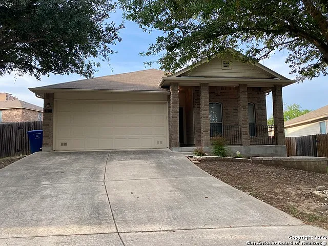 3 bed, 2.0 bath, 1579 sqft, $1,700 — Photo 2