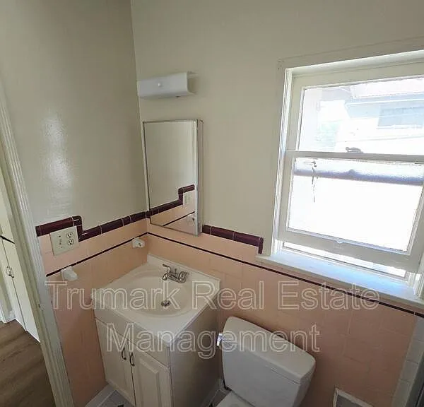 919 N Glendale Ave #12 — Photo 21