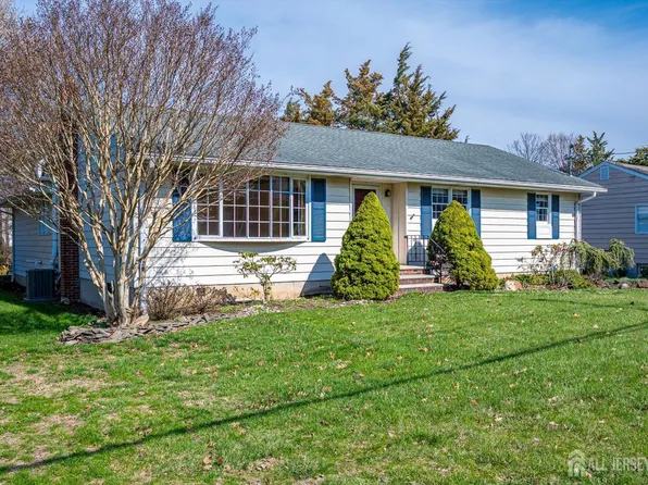 17 Bartha Ave, Edison, NJ 08817