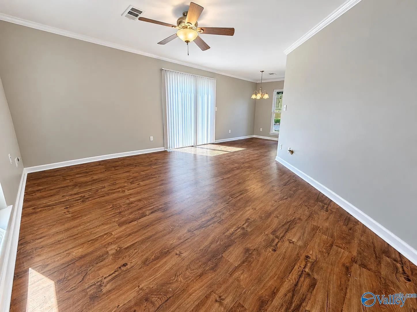 2 bed, 2.0 bath, 1000 sqft, $1,400 — Photo 2