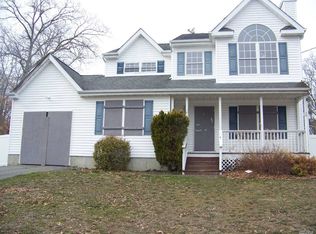 11 Malta Pl, Mastic, NY 11950