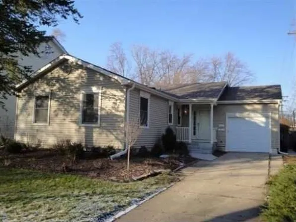 514 McKinley Ave, Libertyville, IL 60048