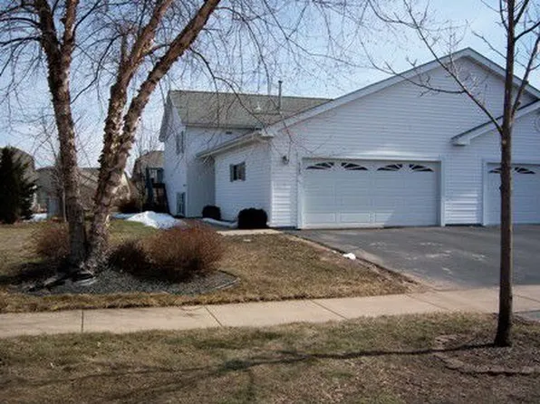 906 N Winter St, River Falls, WI 54022