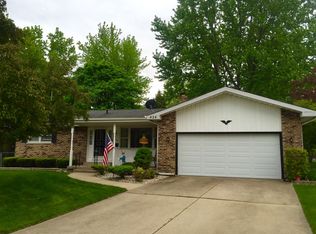 424 Willow Ln, Dyer, IN 46311