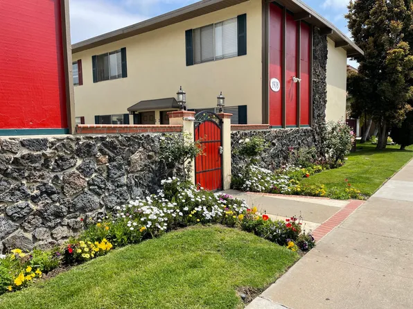 1978 Maple Ave, Costa Mesa, CA 92627