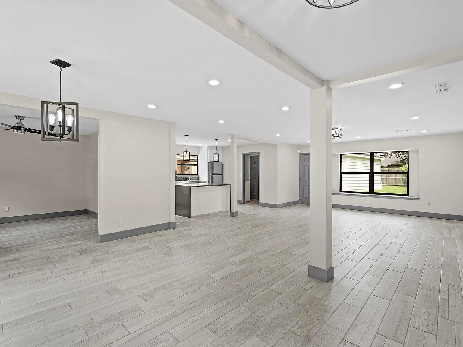 3 bed, 2.0 bath, 1924 sqft, $3,100 — Photo 3