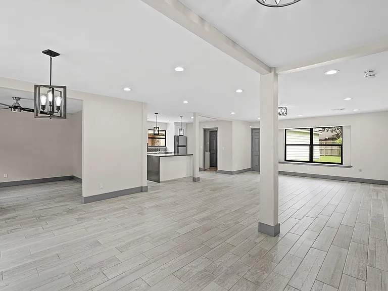 5522 Braesvalley Dr — Photo 3