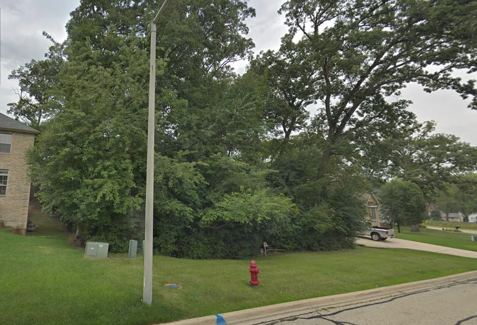 1033 Rosewood Dr photo 1