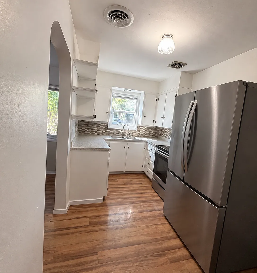 2 bed, 1251 sqft, $1,775 — Photo 3