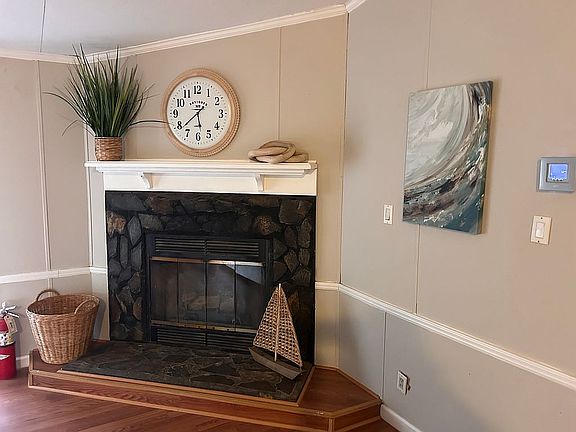 2nd image of 355 E Lake Hill Dr