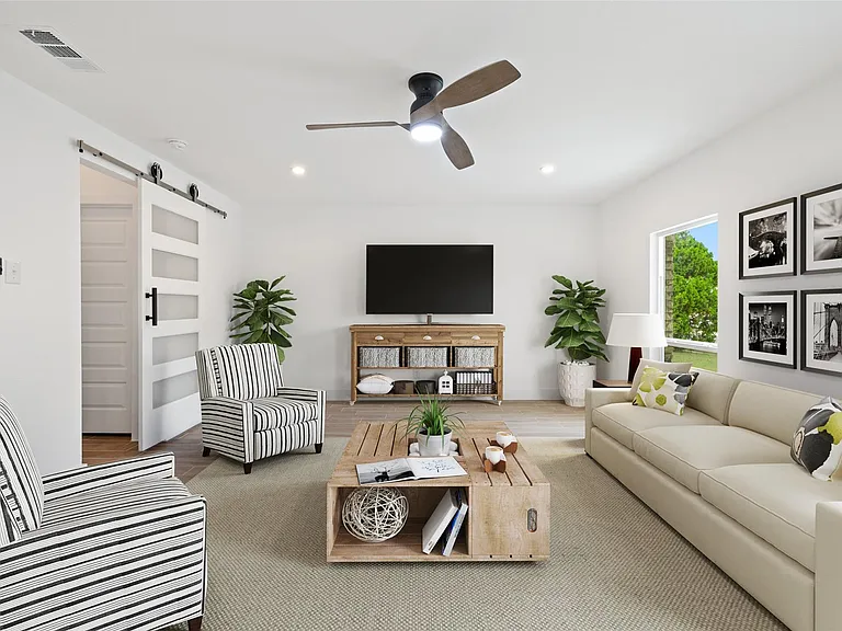 1111 Spearson Ln — Photo 40