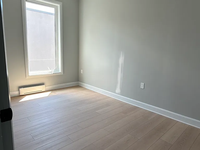 95 Henderson Ave #303 — Photo 4