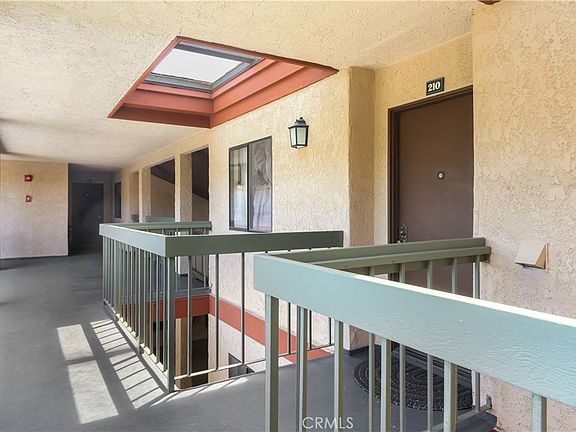 5th image of 2500 E Willow St Unit 210
