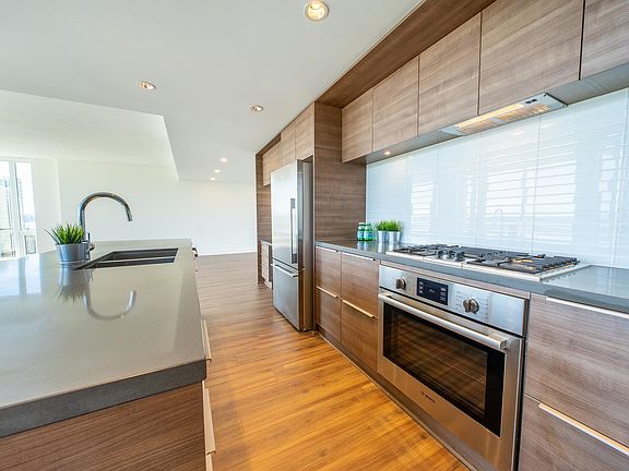 5th image of 1550 Fern St #1805