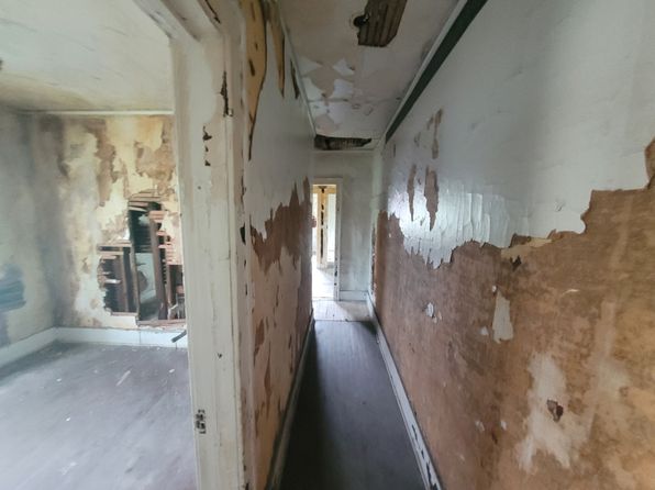 detroit-michigan-88398033 picture