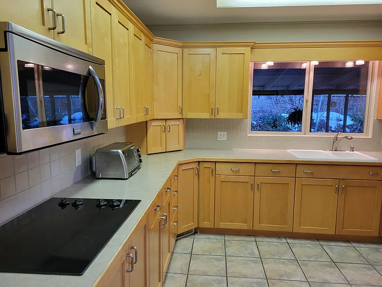 2179 S Belaire Dr E — Photo 12
