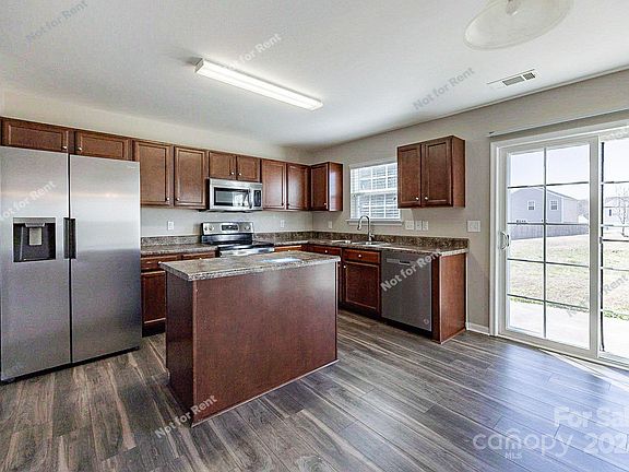 5th image of 937 Cassidy Dr