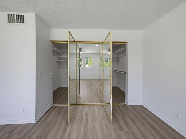 1038 Rimwood Dr — Photo 28