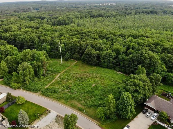 3720 Stallion Way, Commerce Township, MI 48382