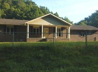 980 Grassy Br, Raccoon, KY 41557
