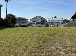 389 Marina Dr, Port Aransas, TX 78373