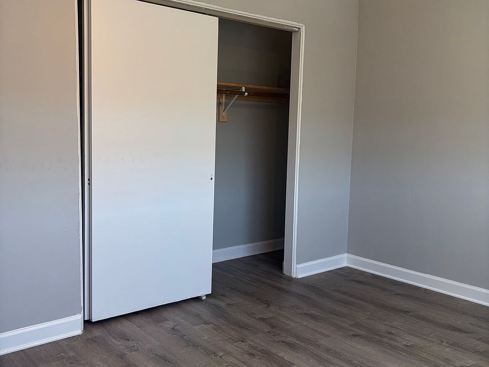 2nd image of 2109 W 119th St #10