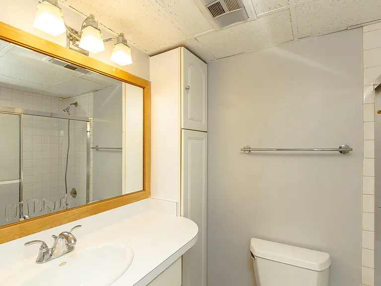 663 W Melrose Street — Photo 7