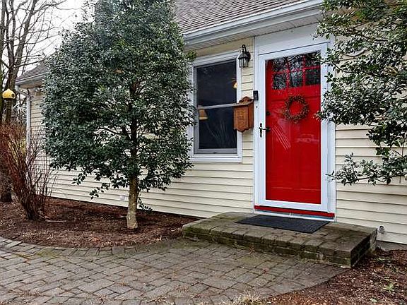 3rd image of 26 Wostbrock Ln