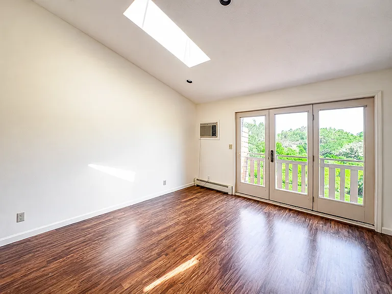 243 Eastview Cir — Photo 12