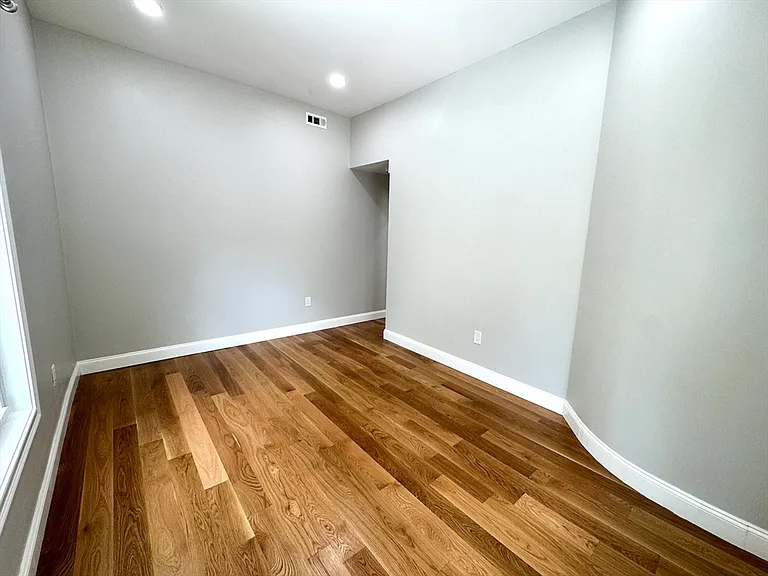 56 Pinckney St #1 — Photo 13