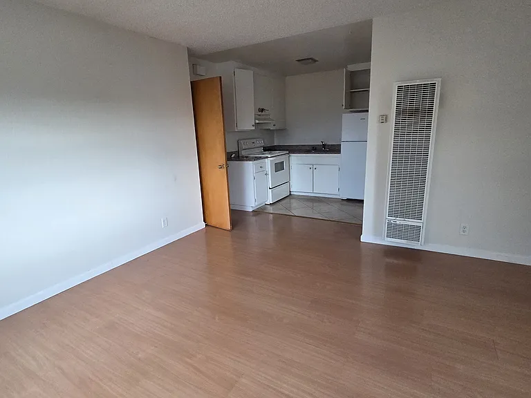 6315 Telegraph Ave #6 — Photo 3