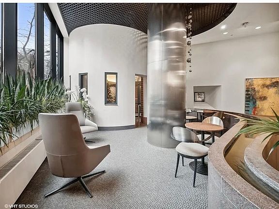 4th image of 3660 N Lakeshore Dr #913