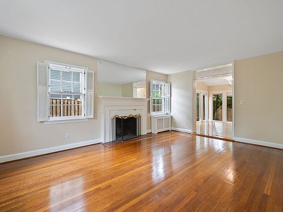 4th image of 5122 Fairglen Ln