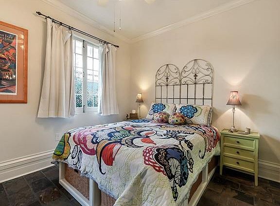 5th image of 521 Saint Louis St #203