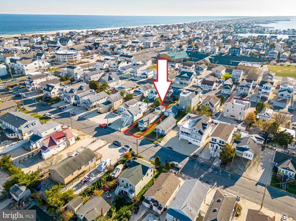 232 W 17th St, Ship Bottom, NJ 08008