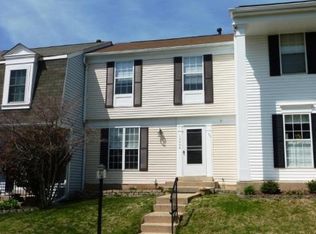 13494 Foxlease Ct, Herndon, VA 20171