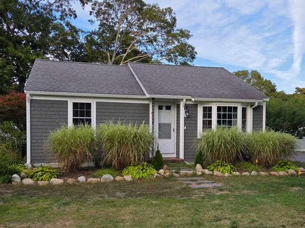 6 Checkerberry Lane, West Yarmouth, MA 02673