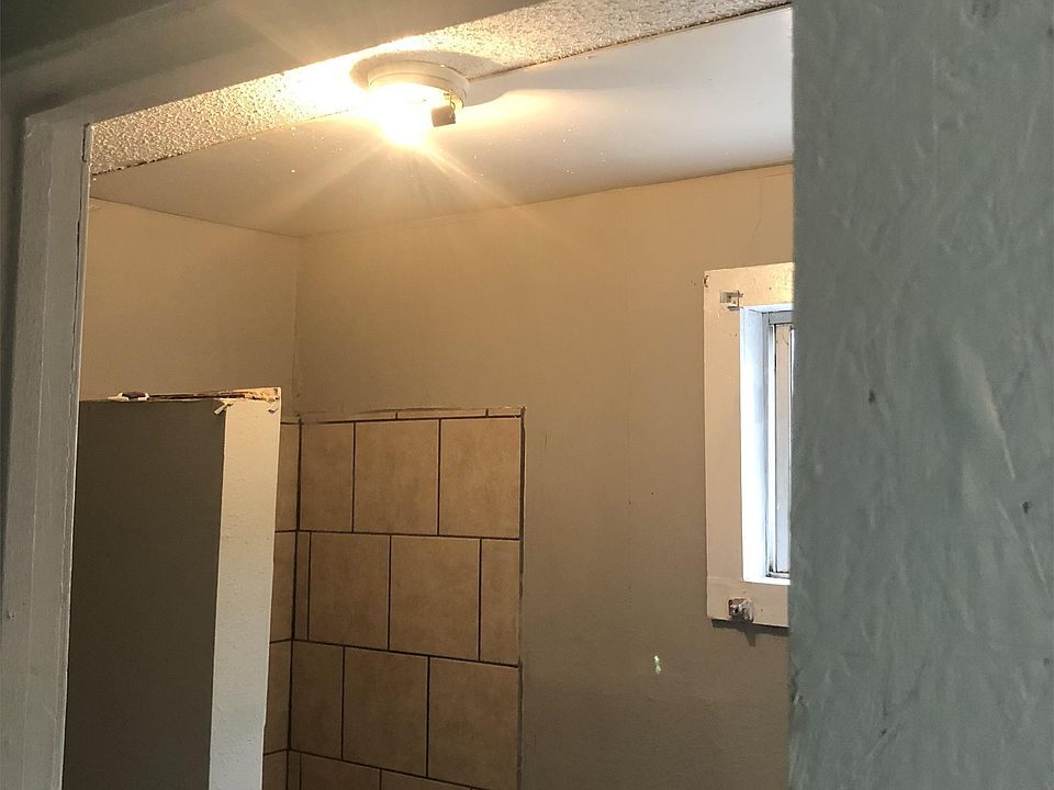 1st image of 132 Monticello Ct