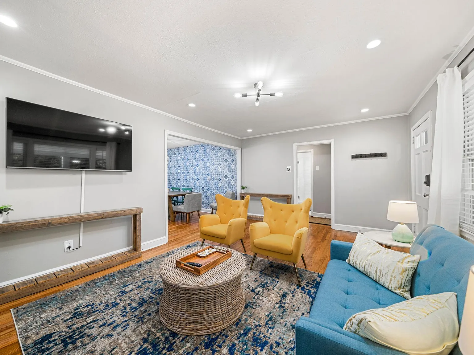 3 bed, 1250 sqft, $6,250 — Photo 2