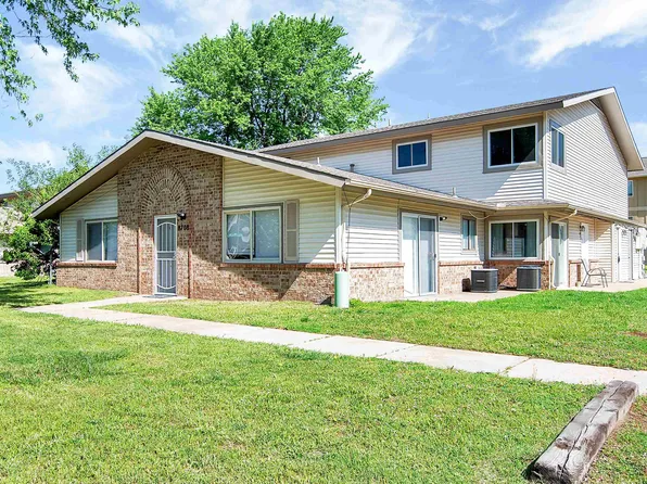 8708 W University St APT D, Wichita, KS 67209