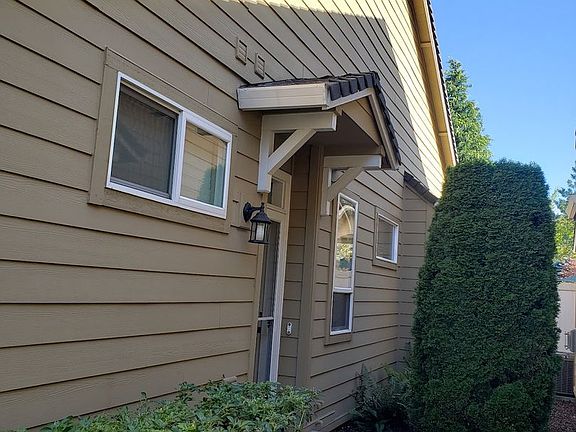 2nd image of 7107 NE 57th St