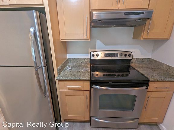 3rd image of 1222 Oak Grove Ave APT 106