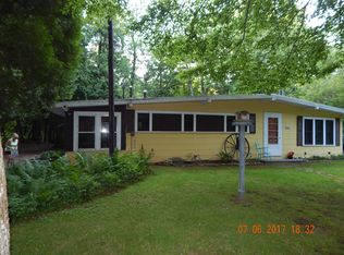 W1492 Idlewood Ct, Hollandale, WI 53070