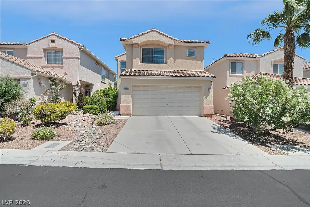 3 bed, 2.5 bath, 1544 sqft, $2,100 — Photo 1