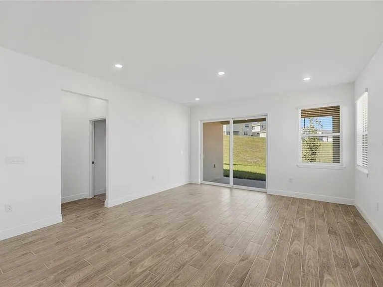2100 Maverick Ct — Photo 8