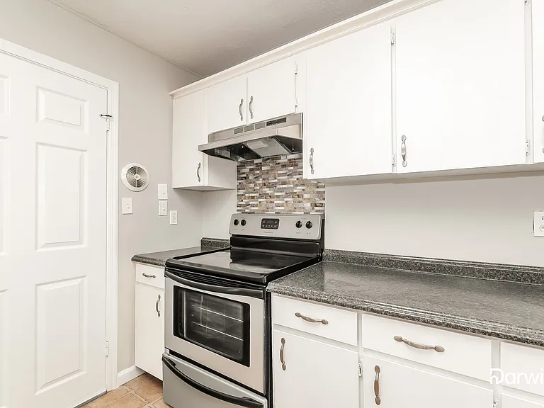 453 Cart Ct — Photo 2