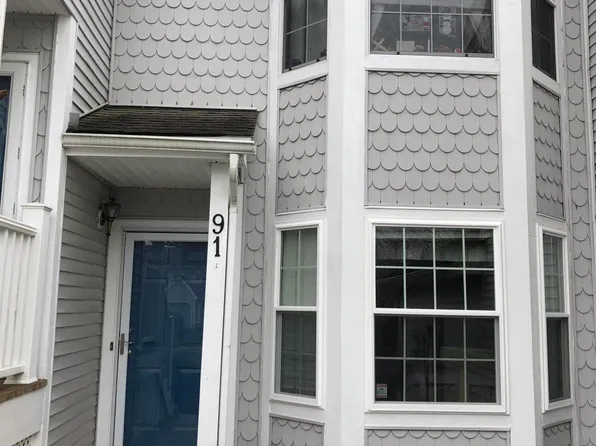 91 Poplar Pl, Freehold, NJ 07728